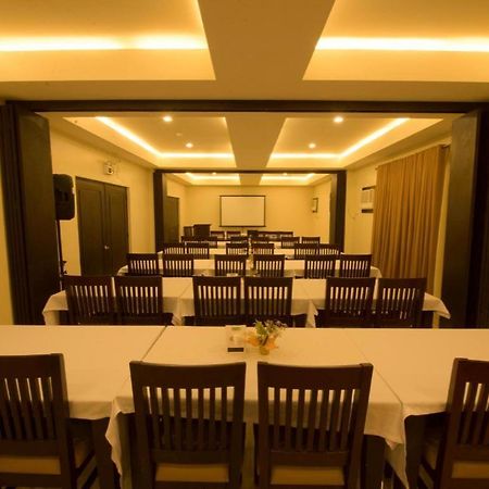 인피니티 스위트 호텔 Davao City 외부 사진